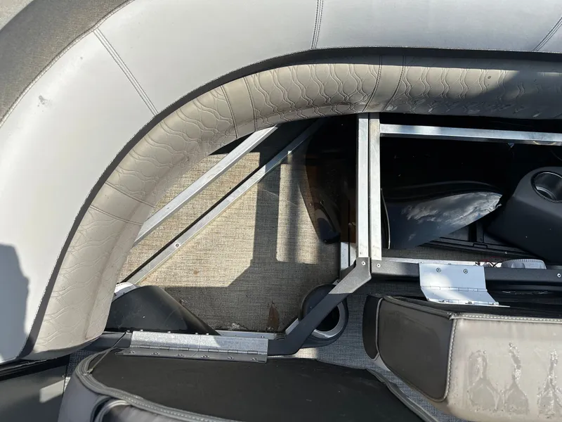 Slide: The Image of Tahoe CAS FUNSHIP25T 2023 - 14