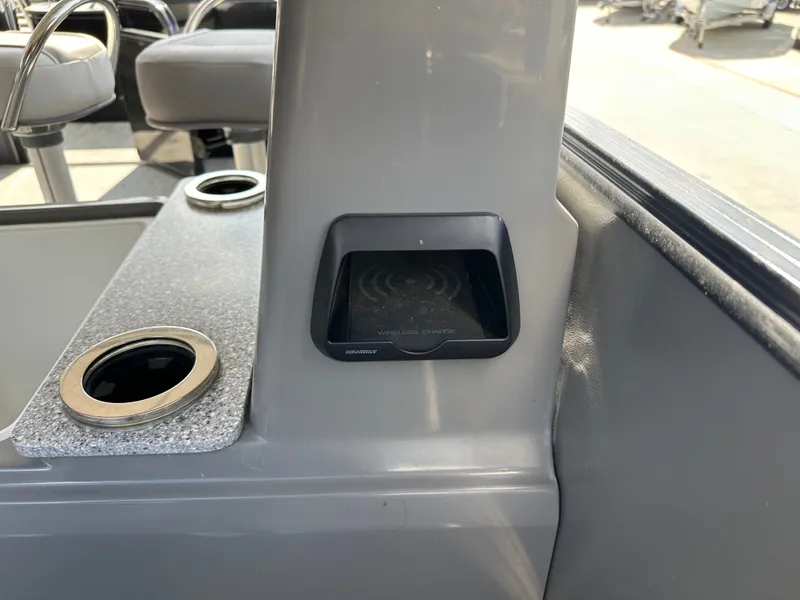 Slide: The Image of Tahoe CAS FUNSHIP25T 2023 - 28