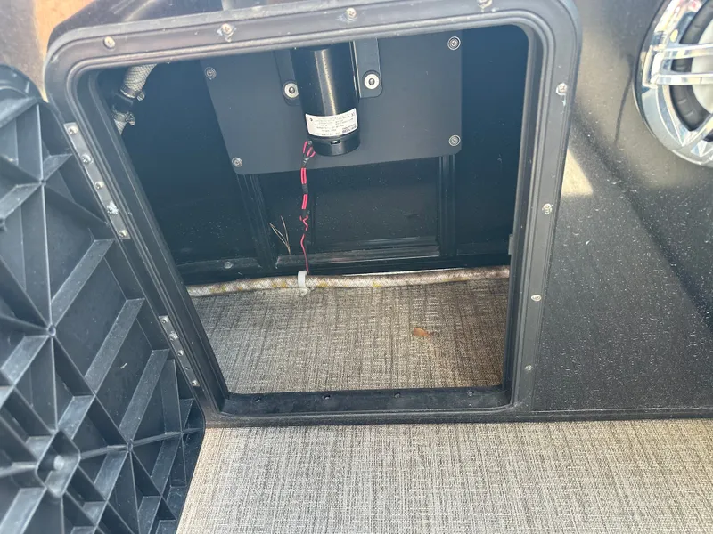 Slide: The Image of Tahoe CAS FUNSHIP25T 2023 - 33