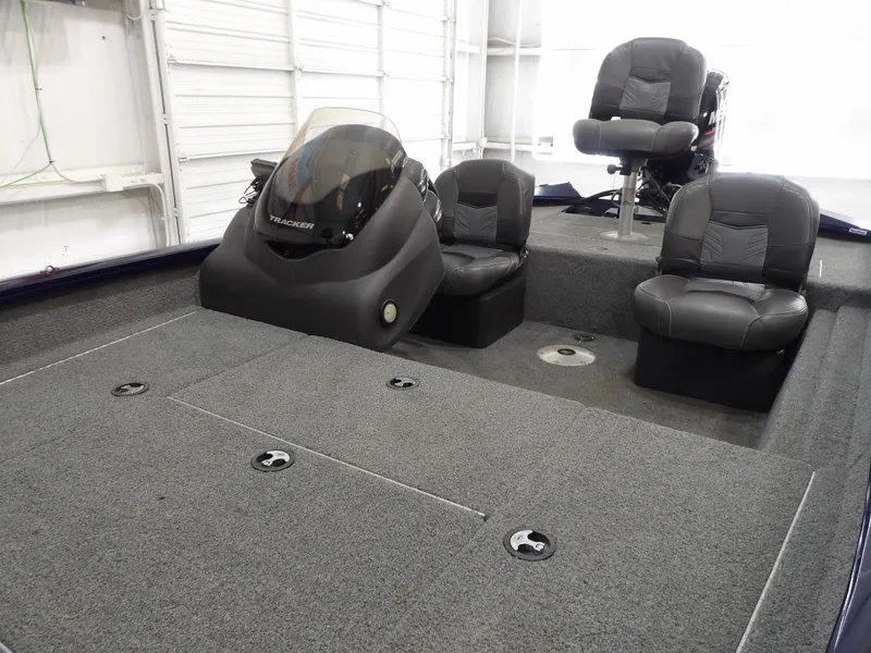 Slide: The Image of Tracker Pro Team 175 2019 - 11