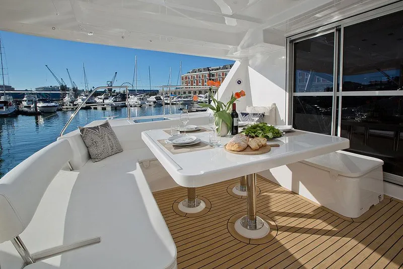 Slide: The Image of Manufacturer Provided Image: Leopard 51 PC Cockpit - 7