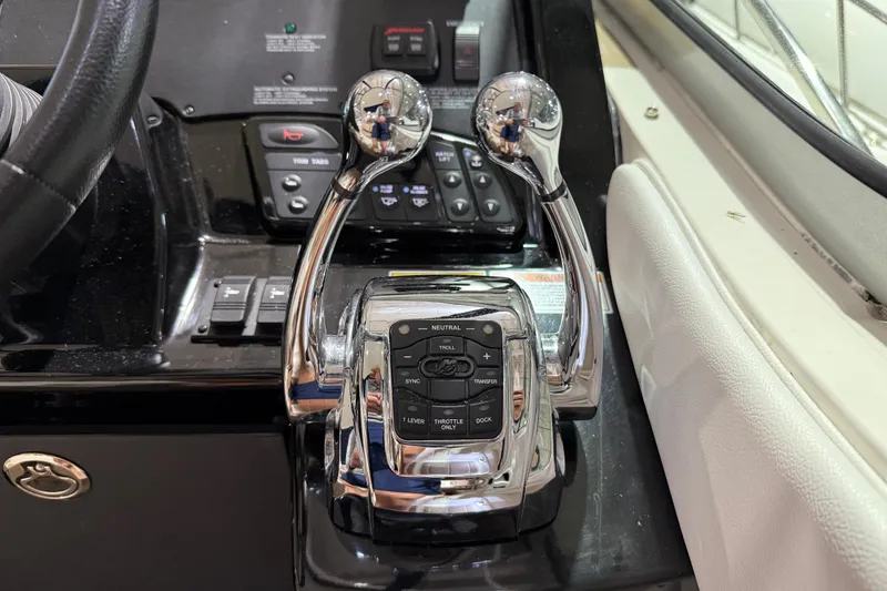 Slide: The Image of Luxurious interior of 2017 Sea Ray Sundancer 330 yacht with modern amenities. - 41