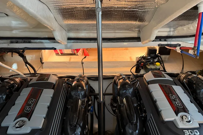 Slide: The Image of ProMariner ProNautic 12:30P charger in 2017 Sea Ray Sundancer 330 boat. - 72