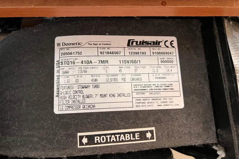 Slide: The Image of Label on Dometic Cruisair unit, model STQ16-410A-7MR, for Beneteau Oceanis 45, 2012. - 32