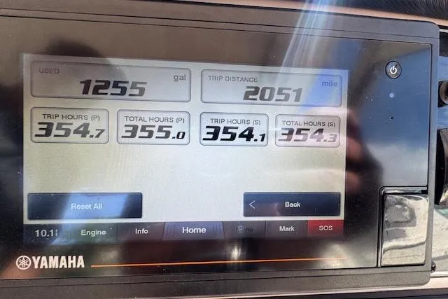 Slide: The Image of Yamaha display showing trip data for 2021 Grady-White Freedom 307 boat. - 28