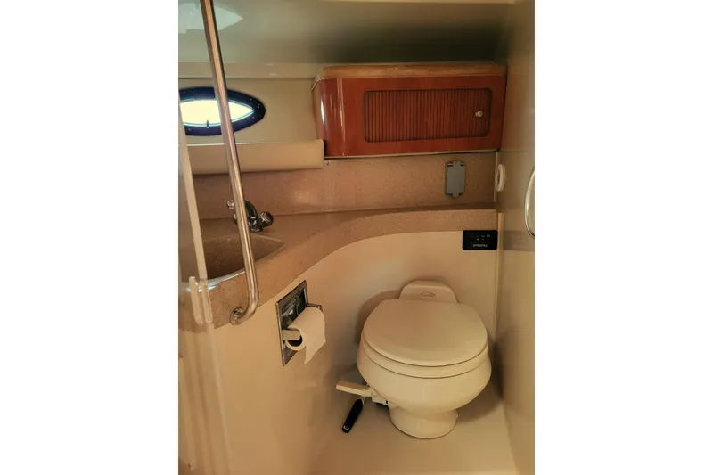 Slide: The Image of Enclosed Head with SeaLand Vacu-Flush - 25