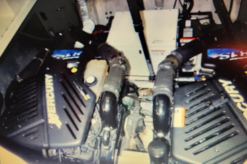 Slide: The Image of Twin Mercruiser 8.1L 496 MAG HO FWC Inboard Engines - 33