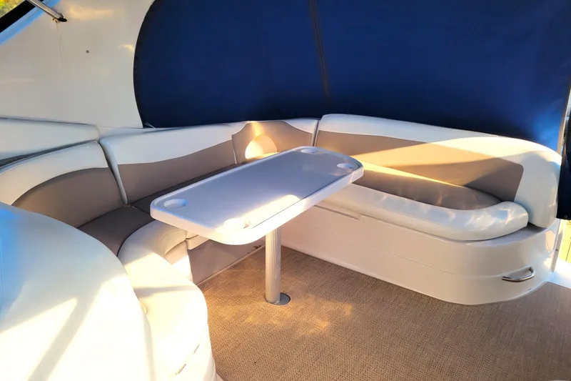 Slide: The Image of Spacious U-Shaped Lounge with Removable Cockpit Table - 8
