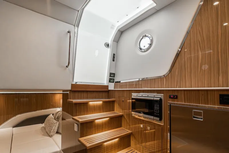 Slide: The Image of Cruisers Yachts 50 GLS 2025 - 51