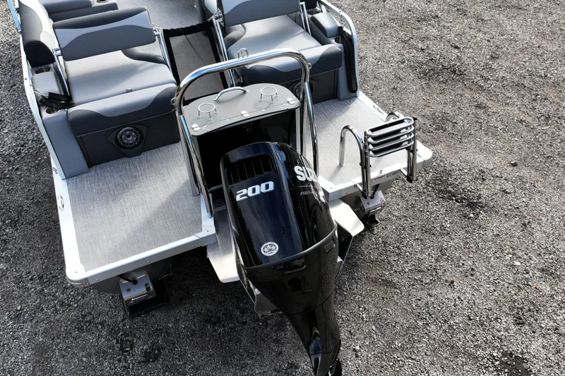 Slide: The Image of 2026 Avalon LSZ Quad Lounger Shift boat with powerful 200 HP Suzuki engine. - 14