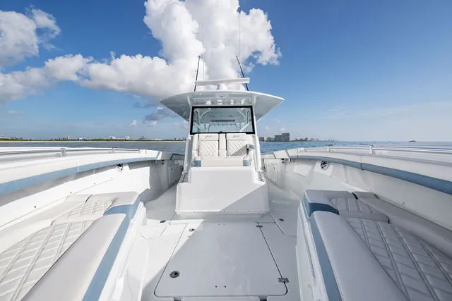 Slide: The Image of Yellowfin 42 Offshore 2023 - 65