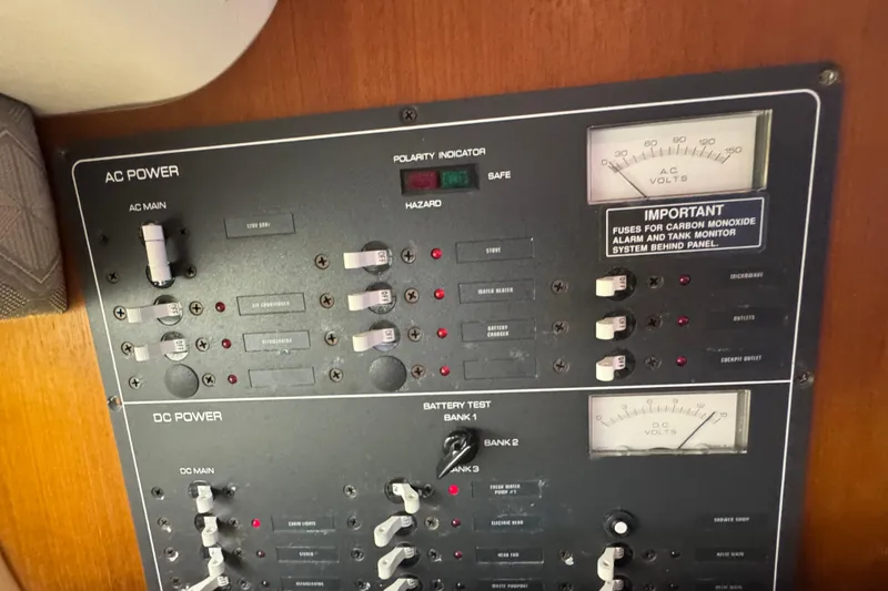 Slide: The Image of Electrical control panel on a 2005 Tiara Yachts 2900 Open boat. - 17