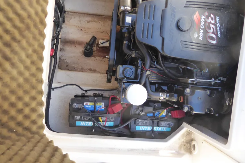 Slide: The Image of Engine compartment of a 2004 Sea Ray 225 Weekender with MerCruiser 350 MAG MPI. - 7