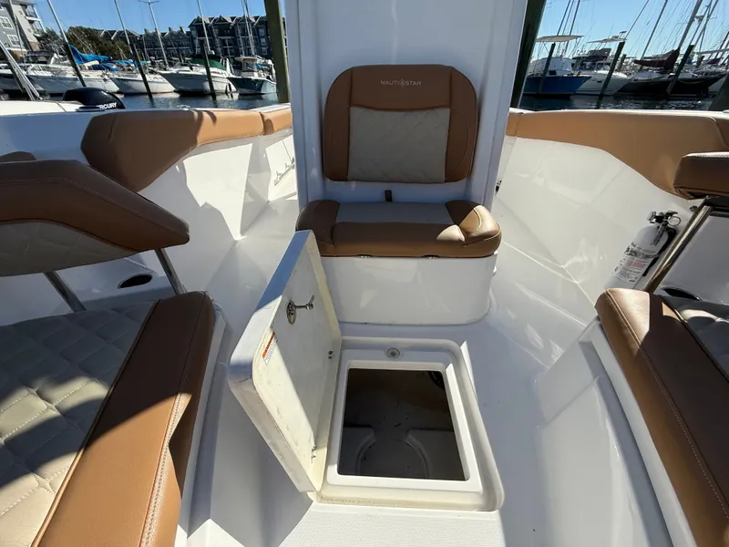 Slide: The Image of NauticStar 242 Offshore 2025 - 20