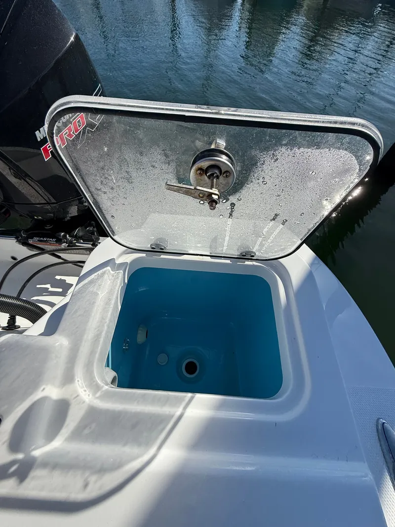 Slide: The Image of NauticStar 242 Offshore 2025 - 30