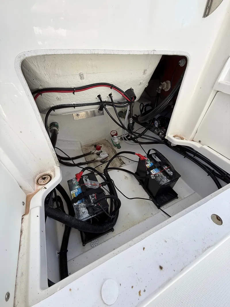 Slide: The Image of NauticStar 242 Offshore 2025 - 31