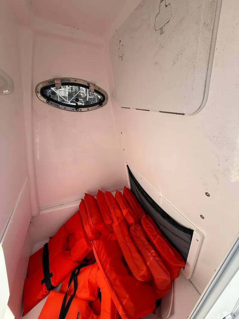 Slide: The Image of NauticStar 242 Offshore 2025 - 35