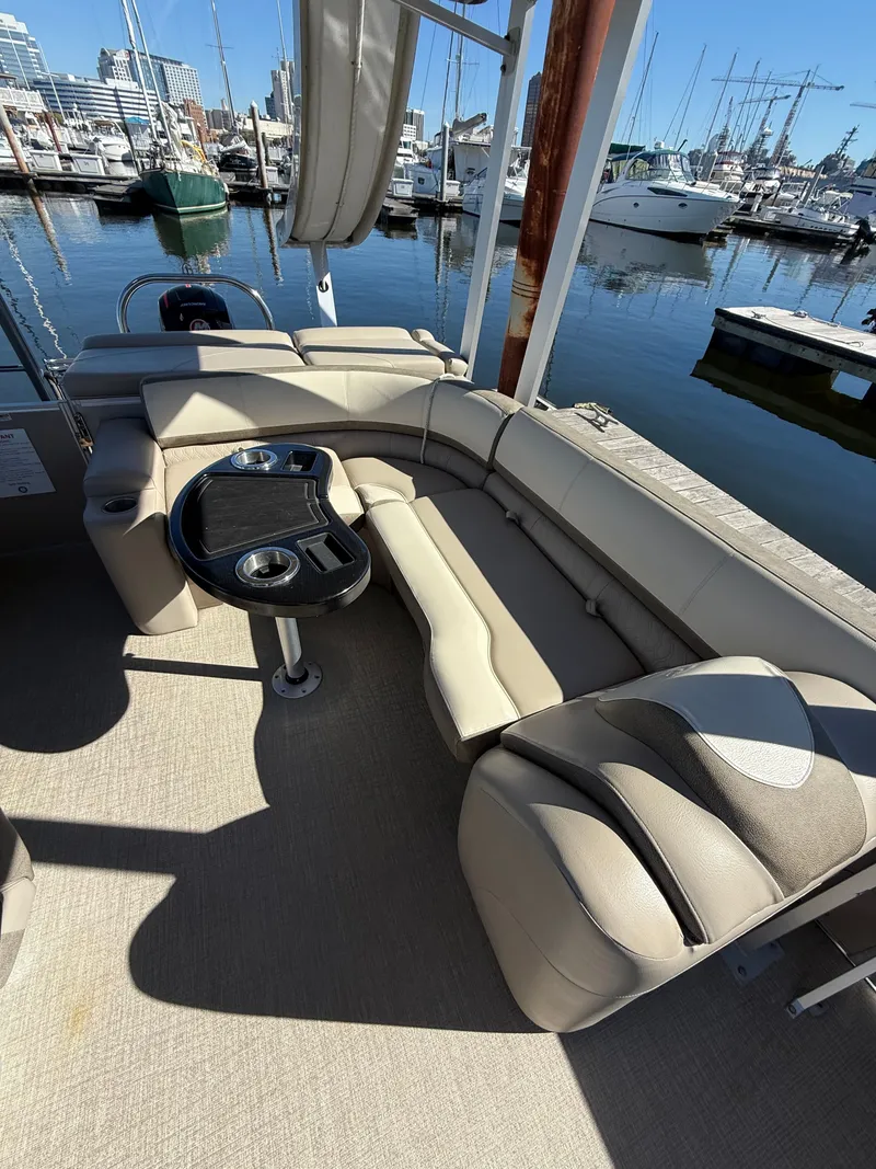 Slide: The Image of Tahoe Cascade Platinum Cruise Funship - 25' 2023 - 10