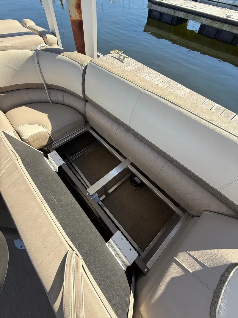 Slide: The Image of Tahoe Cascade Platinum Cruise Funship - 25' 2023 - 15