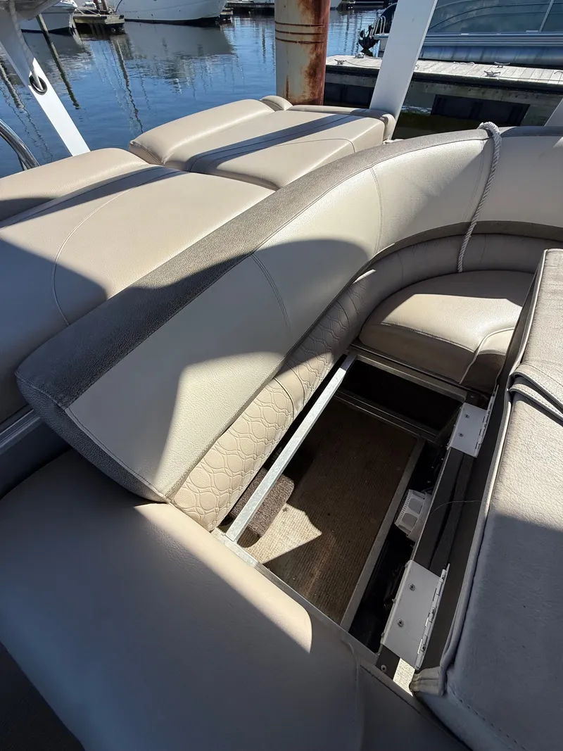 Slide: The Image of Tahoe Cascade Platinum Cruise Funship - 25' 2023 - 16