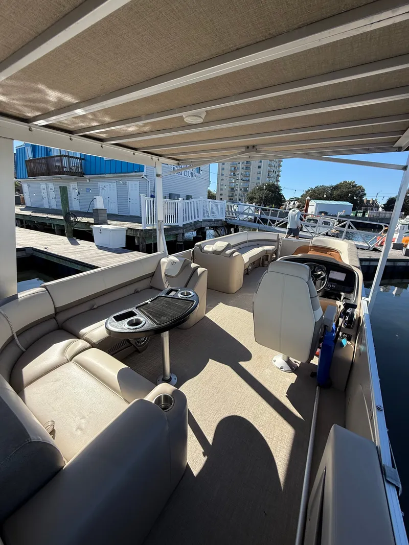 Slide: The Image of Tahoe Cascade Platinum Cruise Funship - 25' 2023 - 17