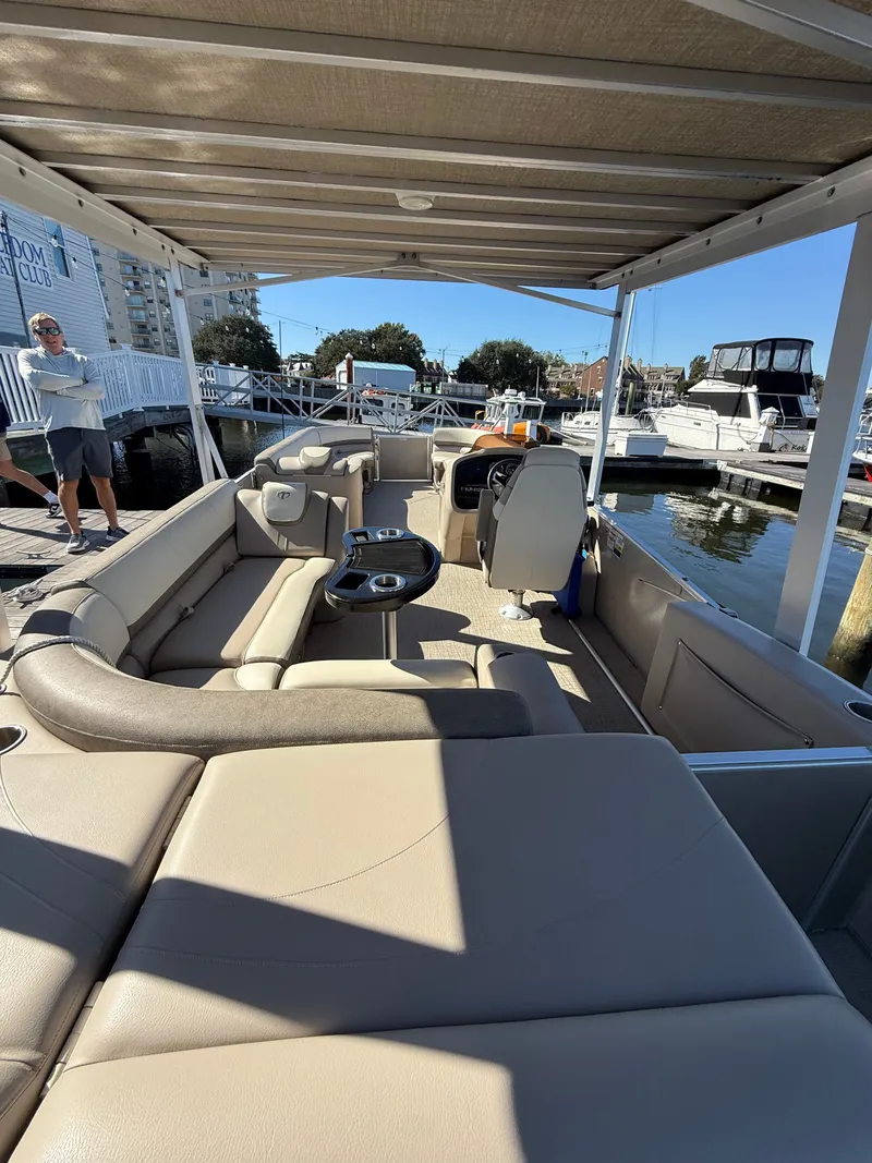 Slide: The Image of Tahoe Cascade Platinum Cruise Funship - 25' 2023 - 22