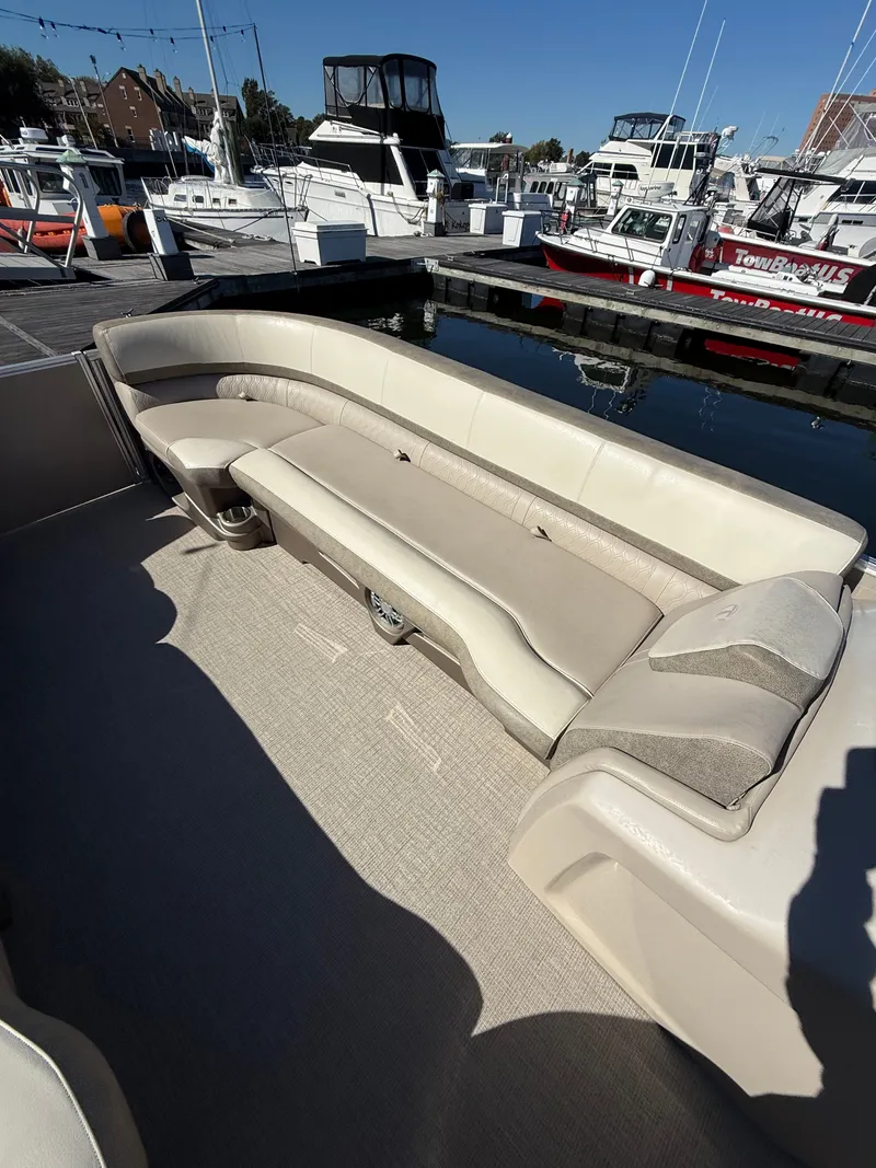 Slide: The Image of Tahoe Cascade Platinum Cruise Funship - 25' 2023 - 4