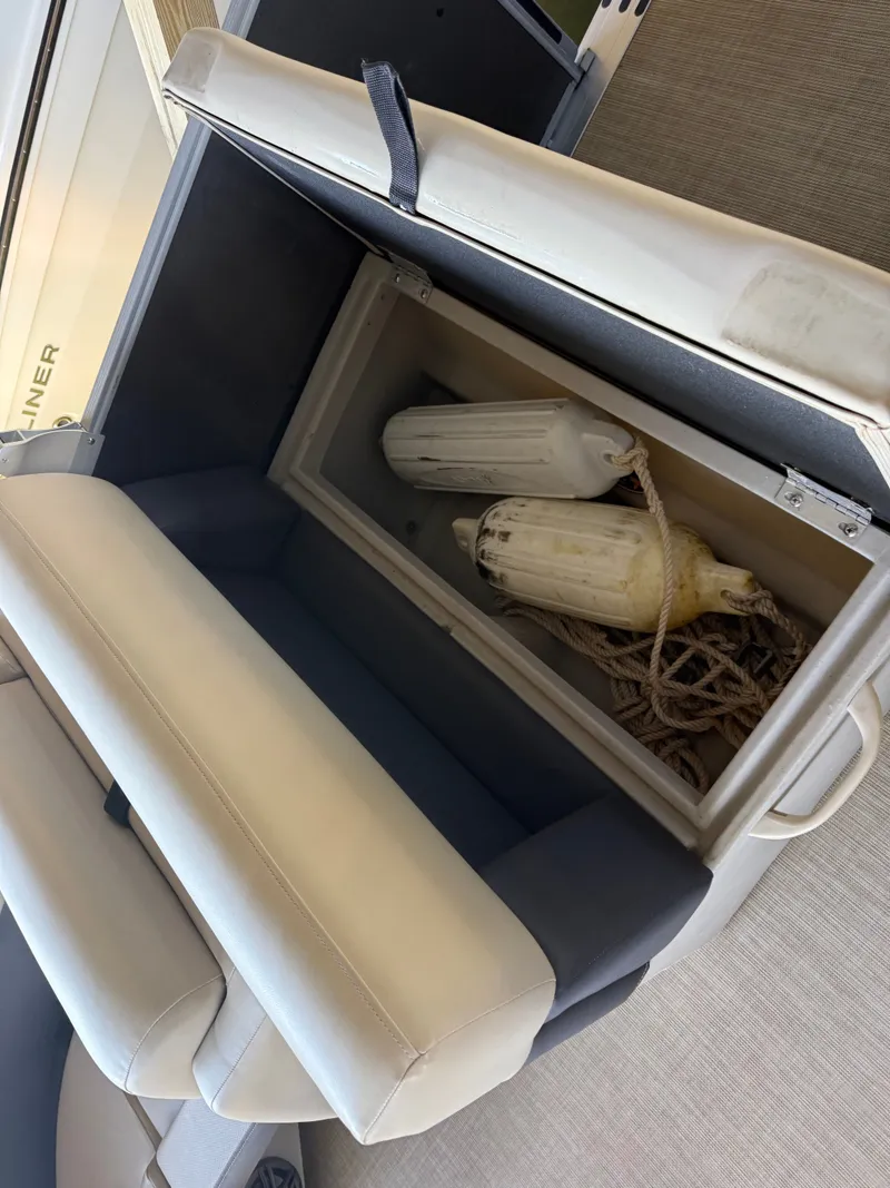 Slide: The Image of Harris Cruiser 230 2024 - 13