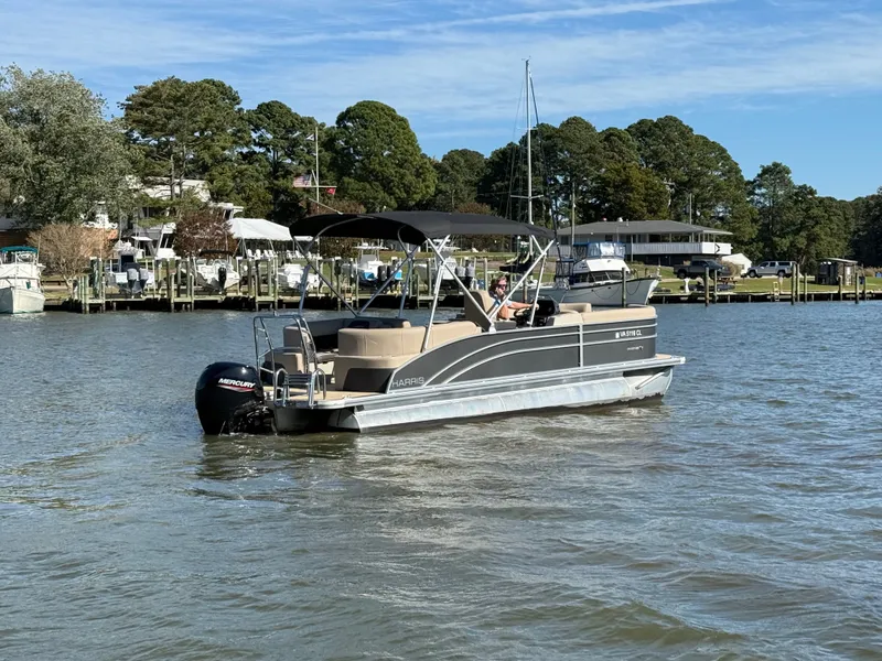 Slide: The Image of Harris Cruiser 230 2024 - 3