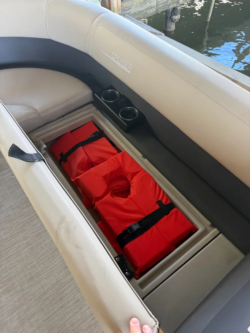 Slide: The Image of Harris Cruiser 230 2024 - 6