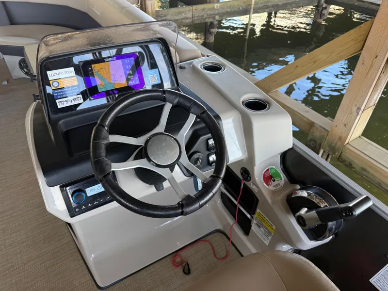 Slide: The Image of Harris Cruiser 230 2024 - 9