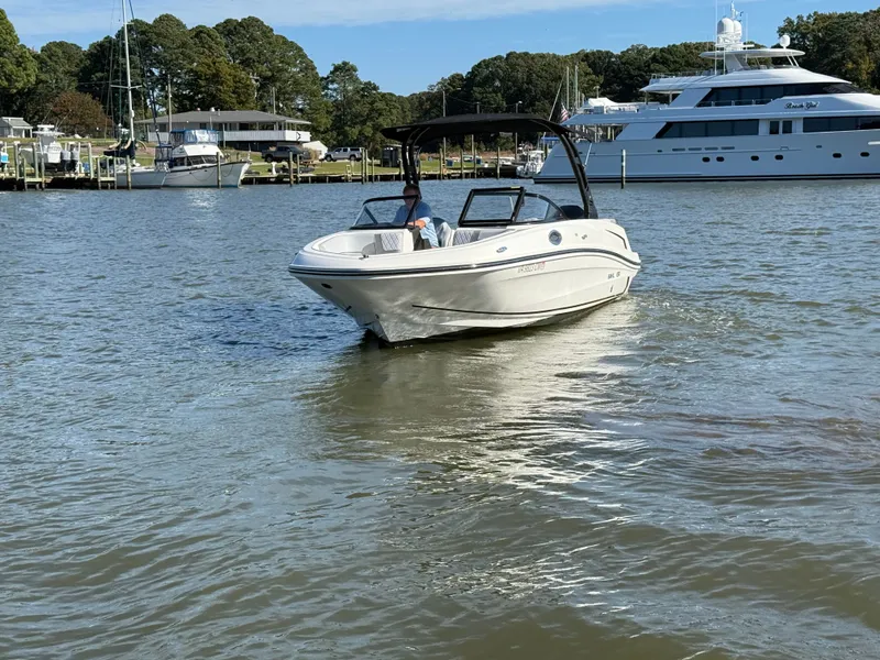 Slide: The Image of Bayliner VR6 Bowrider OB 2025 - 1