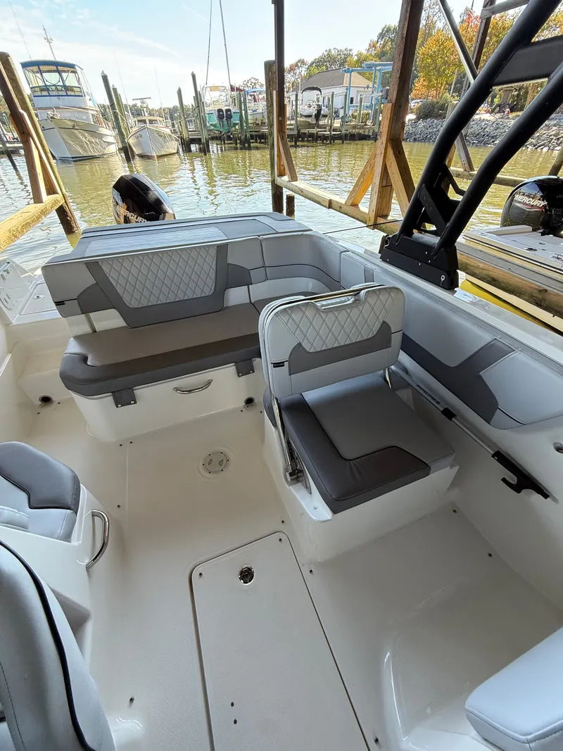 Slide: The Image of Bayliner VR6 Bowrider OB 2025 - 16