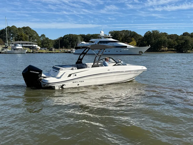 Slide: The Image of Bayliner VR6 Bowrider OB 2025 - 4