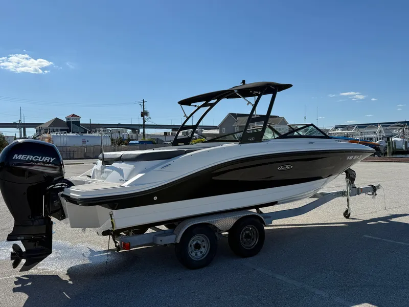Slide: The Image of Sea Ray SPX 210 Outboard 2018 - 2