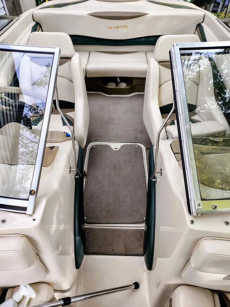 Slide: The Image of Glastron GX 185 2002 - 14