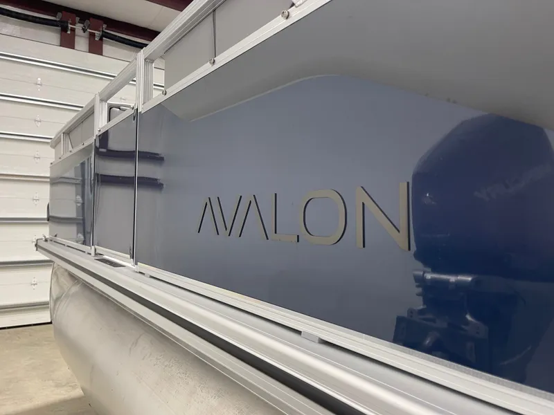 Slide: The Image of Avalon Venture Rear Fish - 21' 2025 - 21