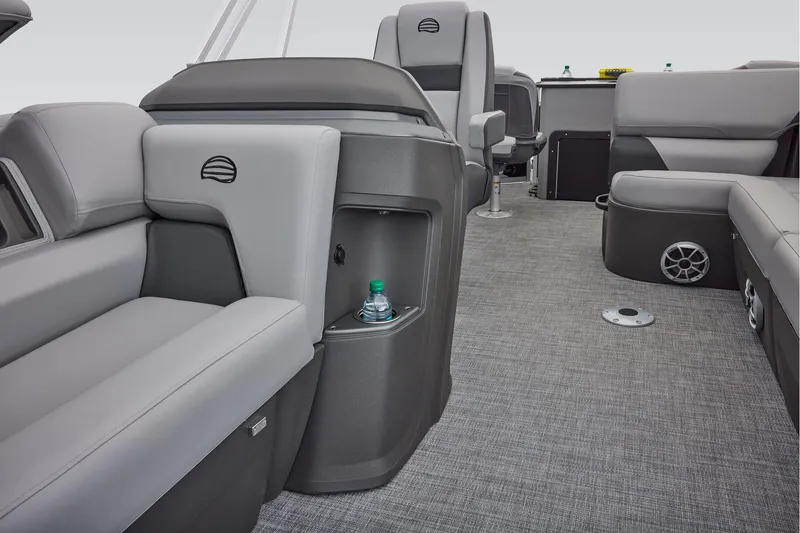 Slide: The Image of Sun Tracker Sportfish 24 XP3 2026 - 50