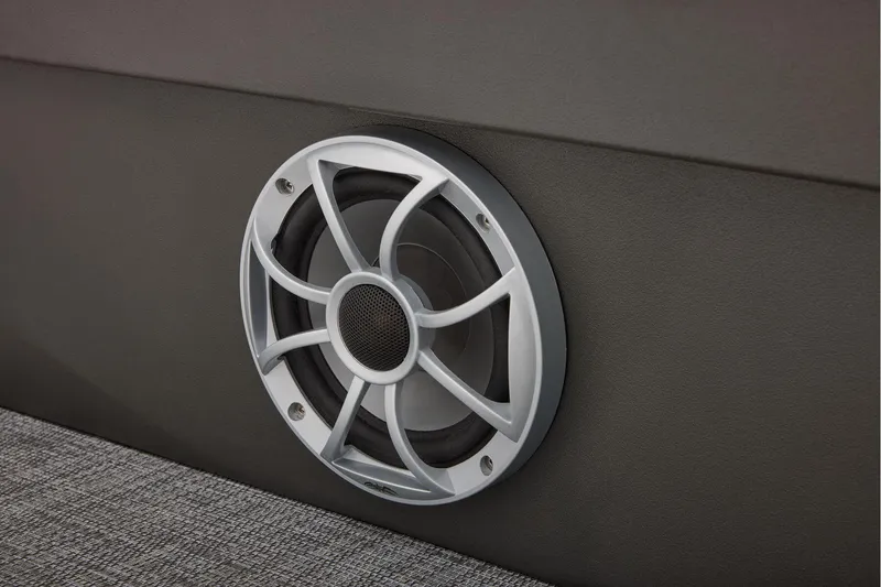 Slide: The Image of Sun Tracker Sportfish 24 XP3 2026 - 68