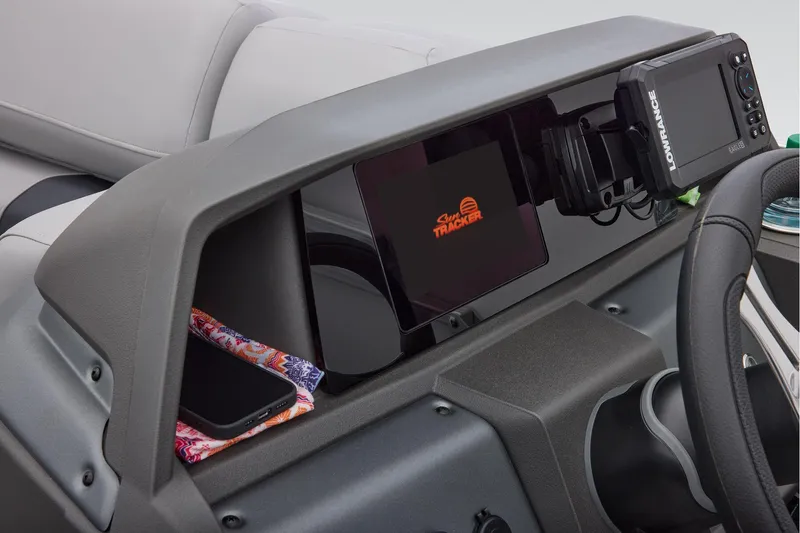 Slide: The Image of Sun Tracker Sportfish 24 XP3 2026 - 54