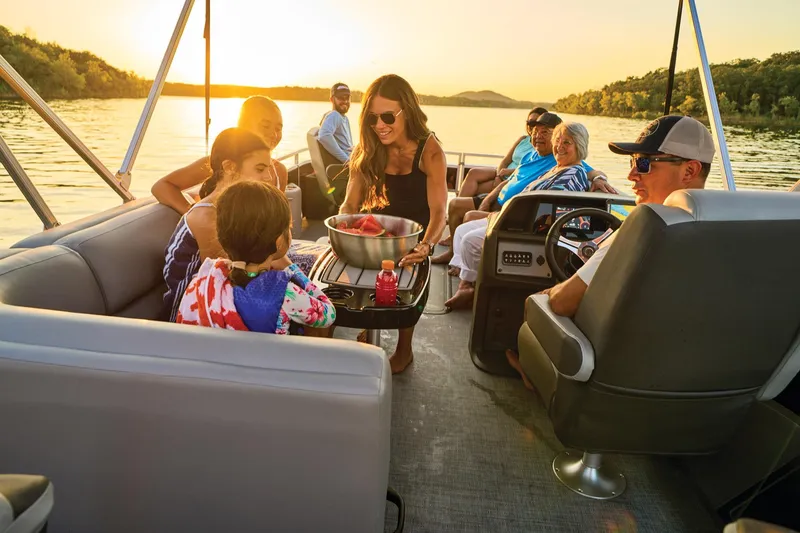 Slide: The Image of Sun Tracker Sportfish 24 XP3 2026 - 14