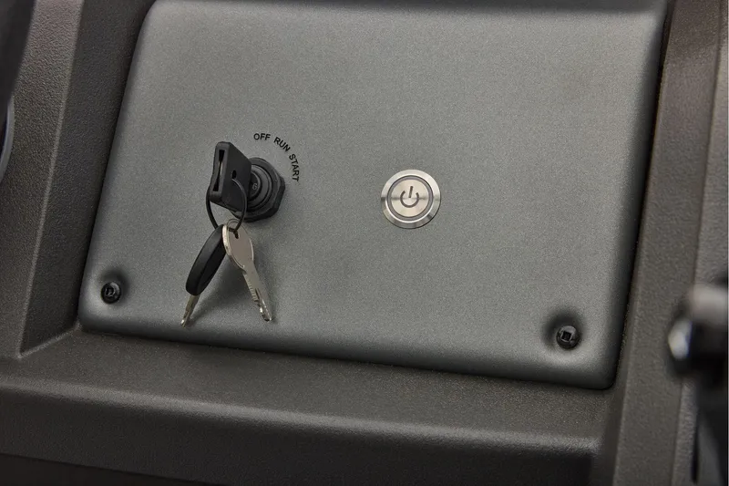 Slide: The Image of Sun Tracker Sportfish 24 XP3 2026 - 57