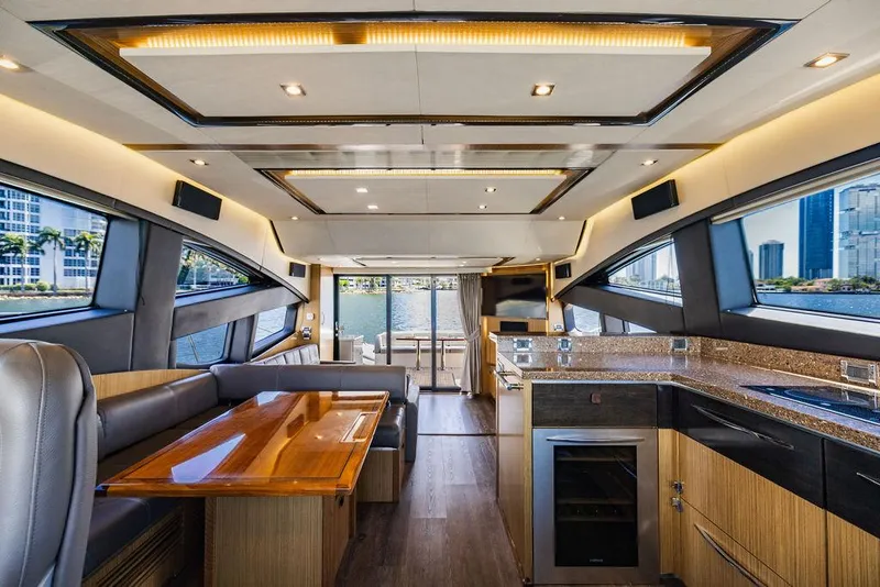 Slide: The Image of Sea Ray L650 Fly 2016 - 62