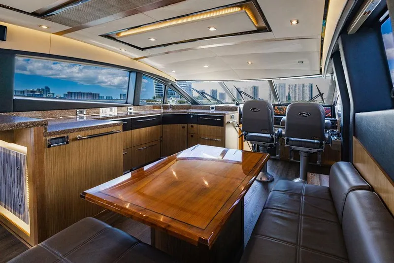 Slide: The Image of Sea Ray L650 Fly 2016 - 66