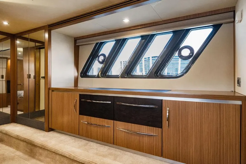 Slide: The Image of Sea Ray L650 Fly 2016 - 77