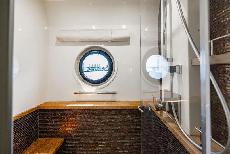 Slide: The Image of Sea Ray L650 Fly 2016 - 78