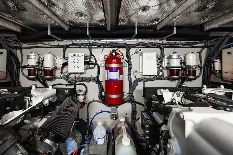 Slide: The Image of Sea Ray L650 Fly 2016 - 82