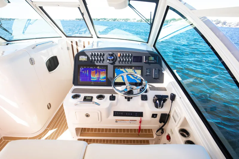 Slide: The Image of Grady-White 375 Freedom 2023 - 23