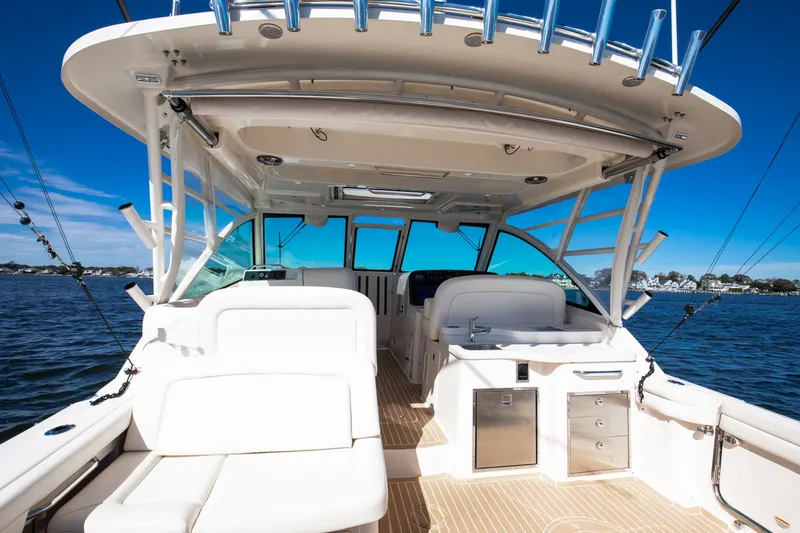 Slide: The Image of Grady-White 375 Freedom 2023 - 31