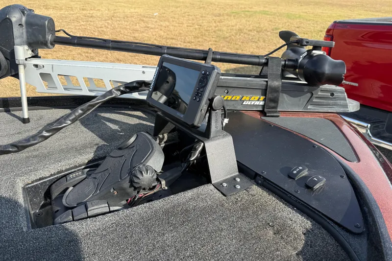 Slide: The Image of 2019 Nitro Z21 Pro boat with Minn Kota Ultrex trolling motor on deck. - 25